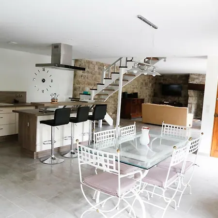 Дом отдыха Maison En Ardeche